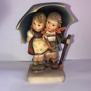 GOEBEL HUMMEL WEST GERMANY "STORMY WEATHER" #71 FIGURINE TMK-3 1960-72 Vintage